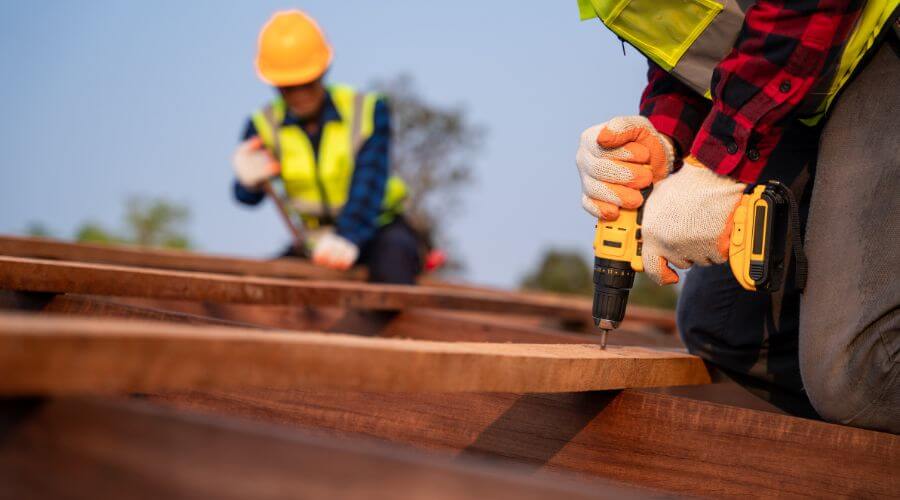 Professional gutter cleaning in Beedeville, AR
